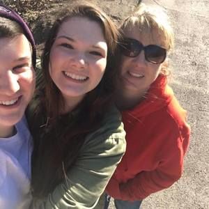 Meet your Posher, Carrie