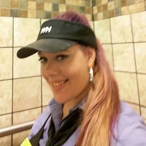 Meet your Posher, Joni