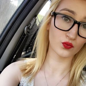 Meet your Posher, Mallory
