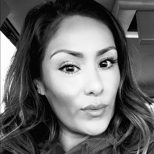 Meet your Posher, Celina