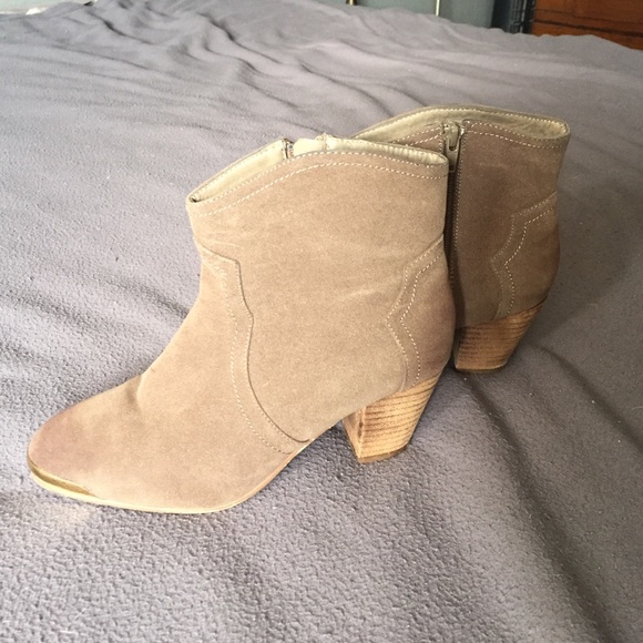 Bucco Ankle boots