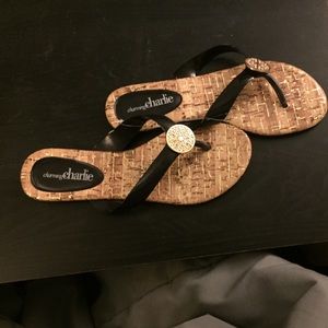 Cute sandals/flip flops! 💕