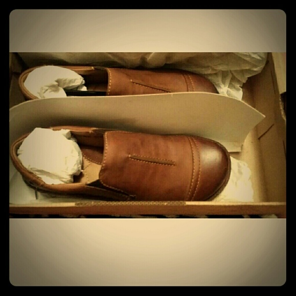 Born brown leather shoes