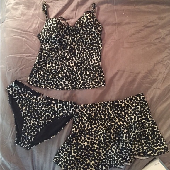 3 piece tankini Victoria secret swimsuit w/coverup