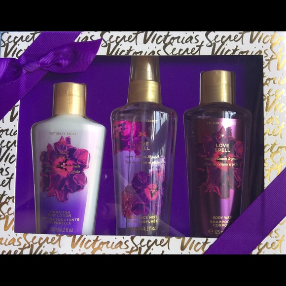 VS Gift Set Love Spell Fragrance