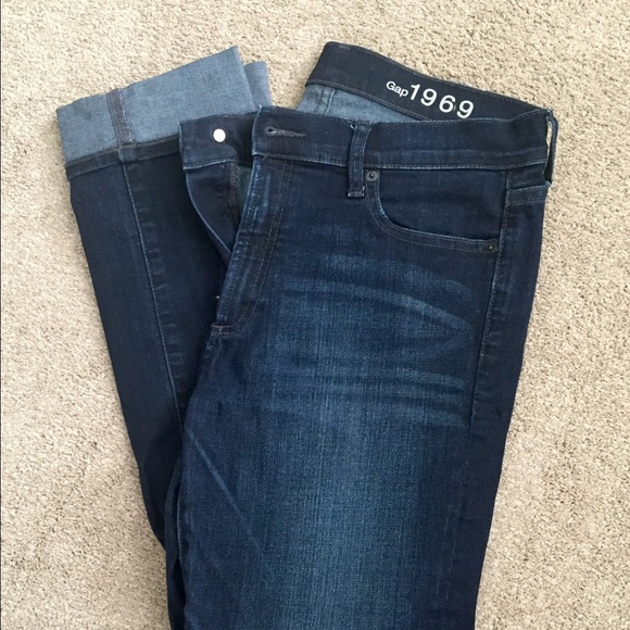 Gap Slim Straight Jeans