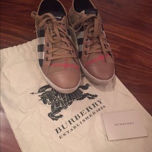 Burberry Lace-up Sneakers