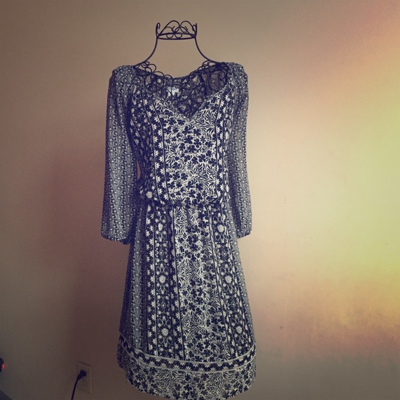Dresses & Skirts - Black and White Patterned Dress