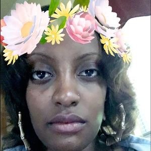 Meet your Posher, Stacy