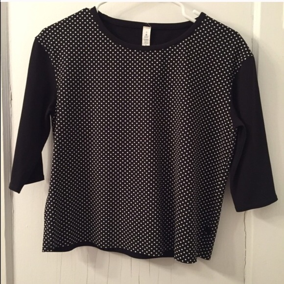 Lululemon polka dot top size six