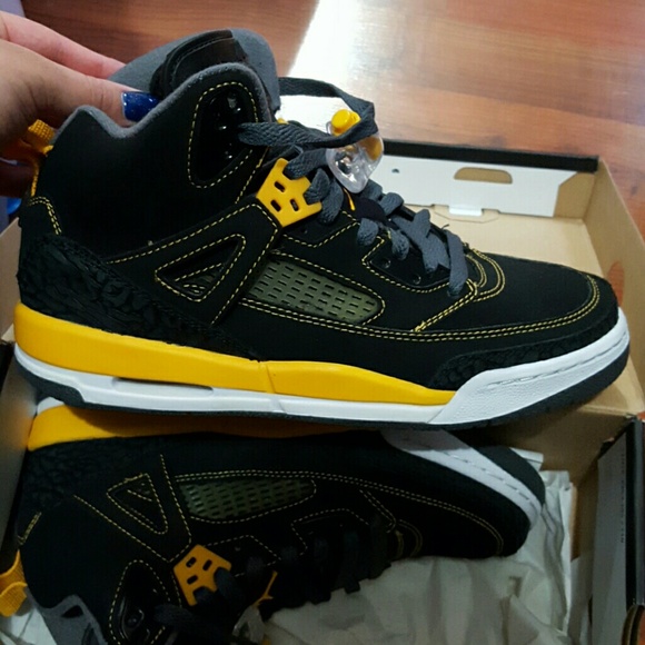 Spizike Jordans 6.5Y black and varsity gold!!