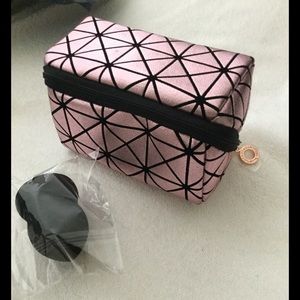New! Anastasia Beverly Hills Makeup Bag & Sponge