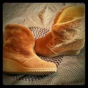 Light brown suede heeled boot