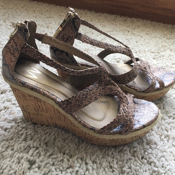 W Shoes