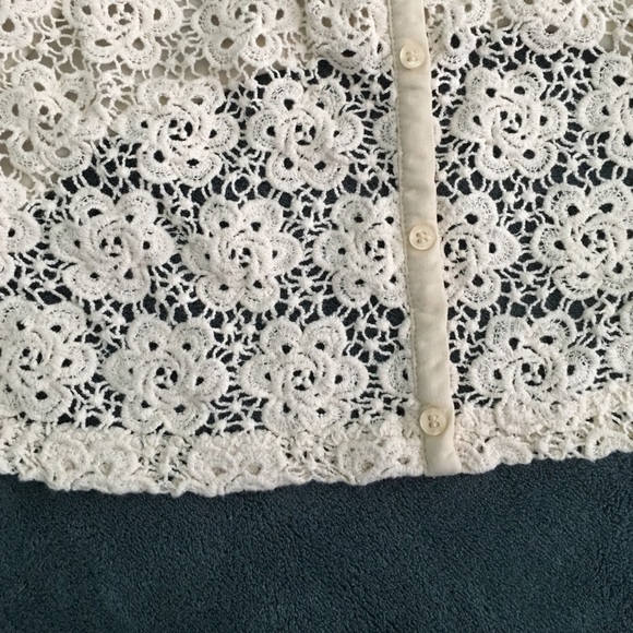 Crop top! - Picture 2 of 3