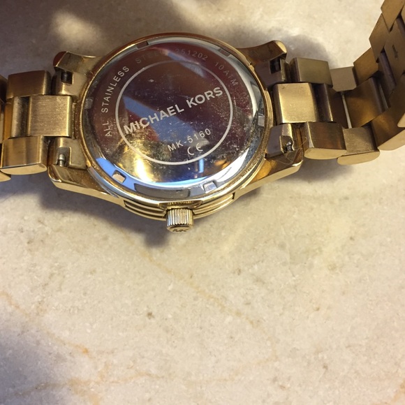 Michael Kors authentic gold watch - Picture 2 of 4