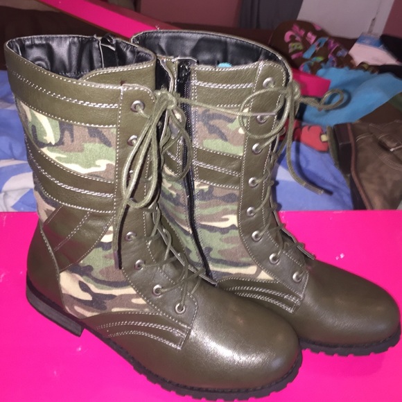 Women's Camo Combat Boots