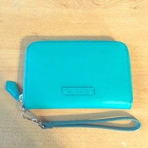 Vera Bradley Northbrook zip around wristlet