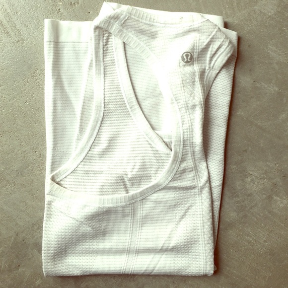 Lululemon tank