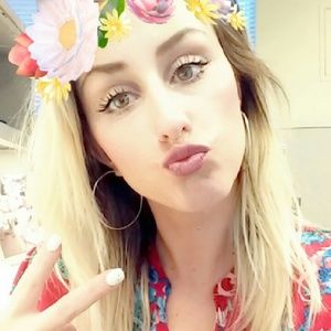 Meet your Posher, Sierra