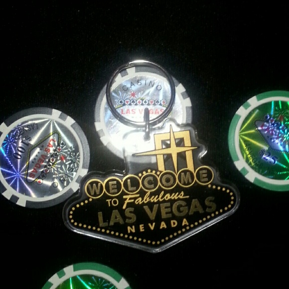 🆕 Las Vegas Key chain (Vegas Sign in blk & gold) - Picture 3 of 3