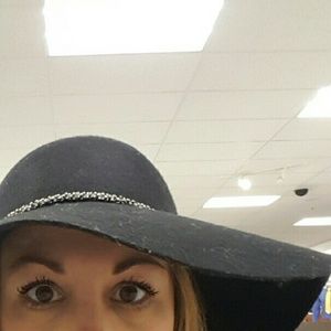 Meet your Posher, Molly