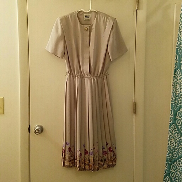 Vintage short sleeved dress