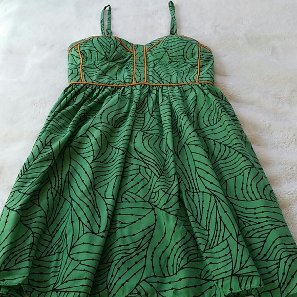 🚫SOLD🚫 Green Retro Dress - Picture 3 of 4