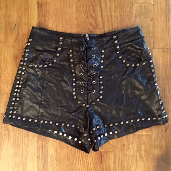 🚨SOLD🚨🔩🔩WILD TIMES STUDDED LACE UP SHORTS🔩🔩