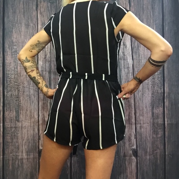 Sexy striped deep v neck romper - Picture 3 of 3