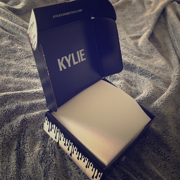 Trade Kylie box