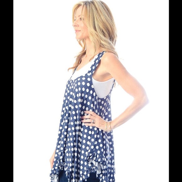 Cachet Tank - Picture 2 of 3