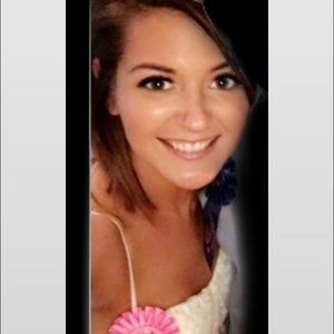 Meet your Posher, Alicia