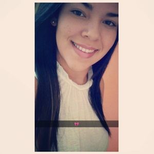 Meet your Posher, Yari