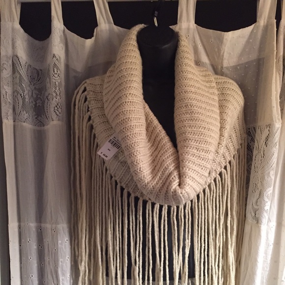 Scarf - Picture 2 of 3