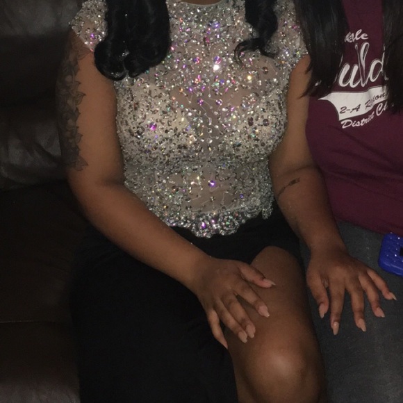 Dress - Picture 3 of 4