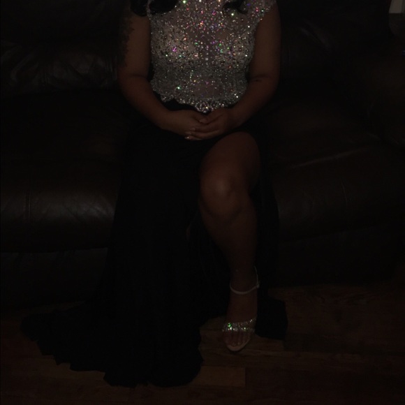 Dress - Picture 4 of 4