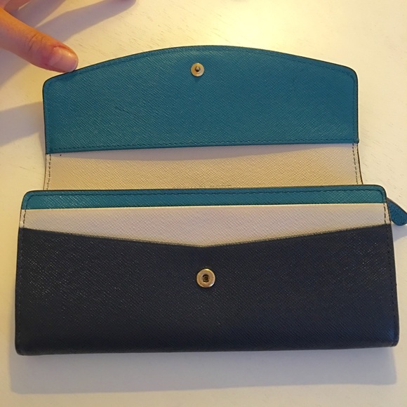 Michael Kors Navy Wallet Multi Color - Picture 2 of 4