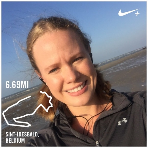 Meet your posher, ⚓️ Jaquie 🎆 - Picture 4 of 4