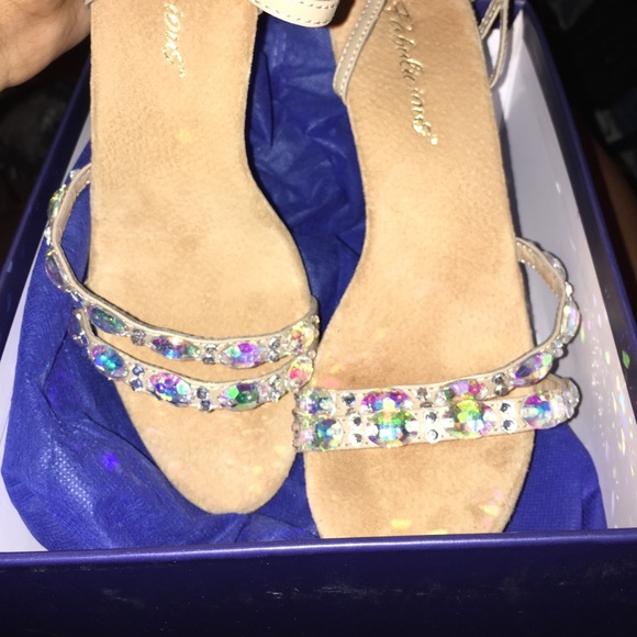 Ankle strap heels - Picture 2 of 3