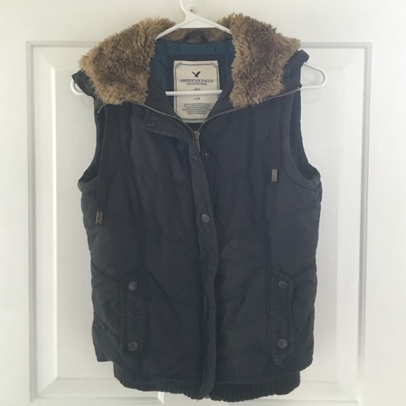 Women's American Eagle vest