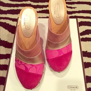 🔥Coach Katy "pink wave" clogs🔥🚫trades 🚫PayPal