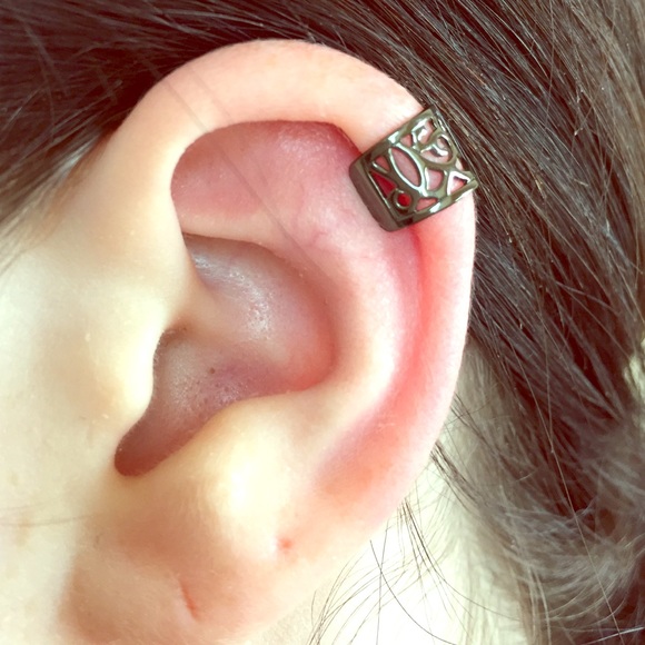 Grey Metal Cartilage Ear Cuff