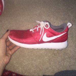 Red Nike Roshes