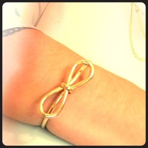 Bow bracelet