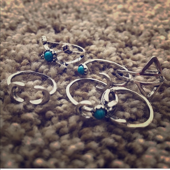 Boho Midi Finger Nuckle Charm - Picture 2 of 4