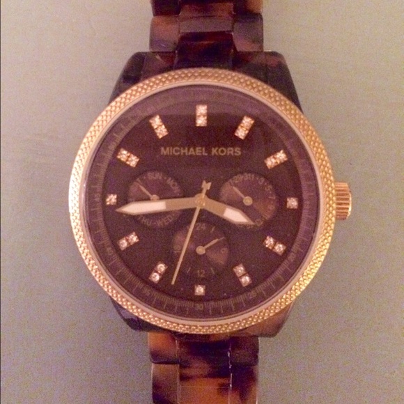 Michael Kors Tortoise Shell Watch - Picture 4 of 4