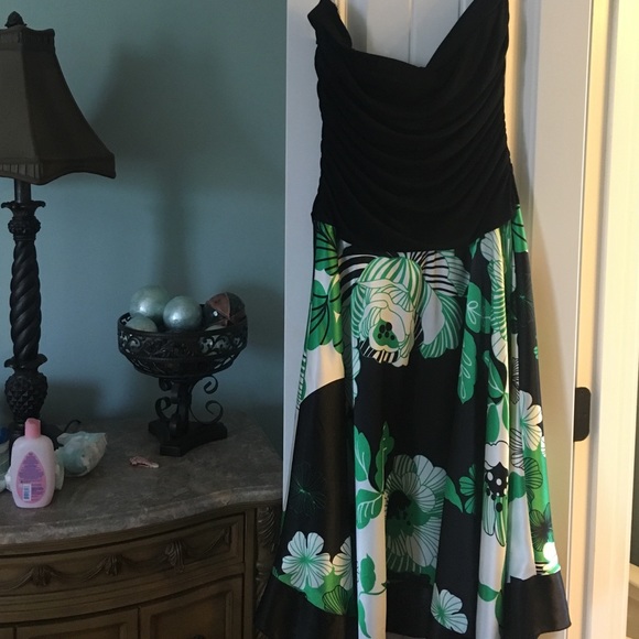 Strapless dress