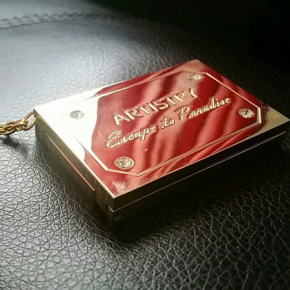 NWOT Artistry's "Escape to Paradise" Lipcolor Duo!