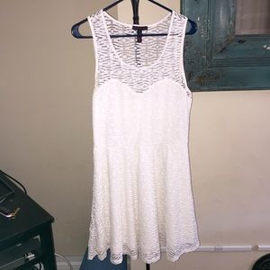 White A-line patterned dress with sweetheart top